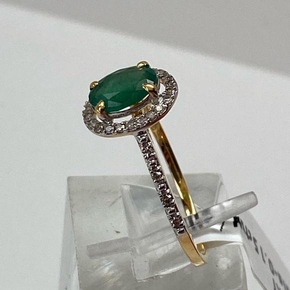 10K Yellow Gold Oval Shape Natural Emerald and Diamond Halo Ring NEW - Picture 5 of 14